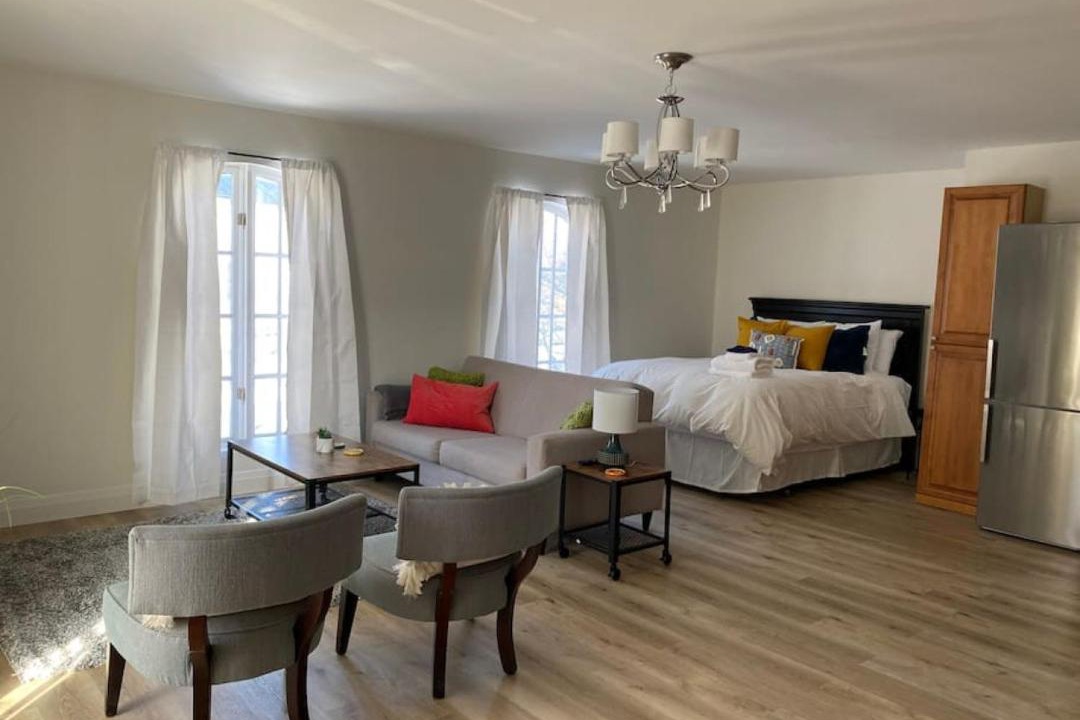 Cobourg Apartment | The Gables
