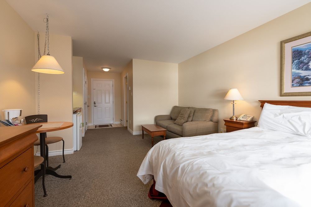 Photo of Bedroom in Haliburton