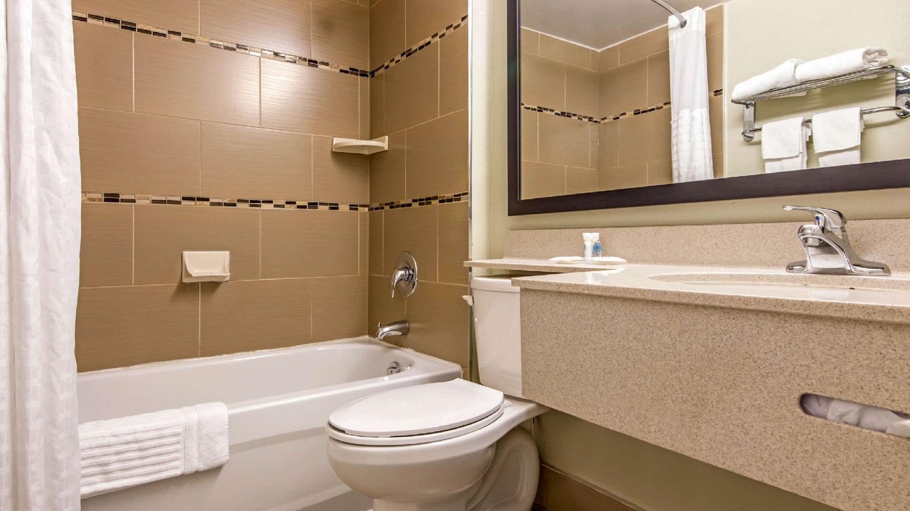 Photo of Bathroom in Northeast Mississauga