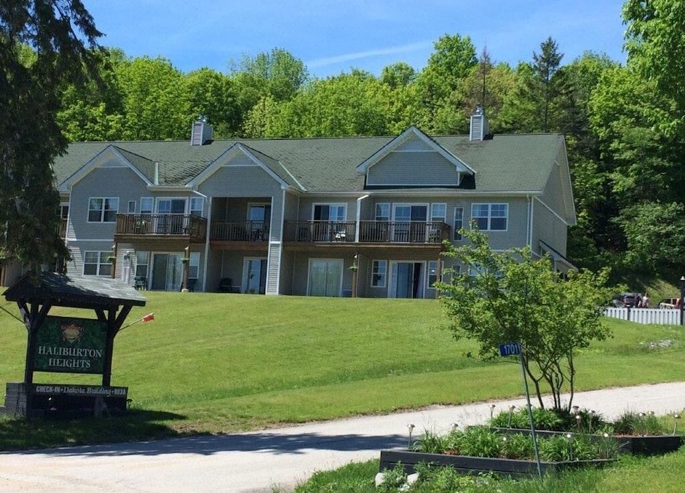 Photo of Buildings in Haliburton