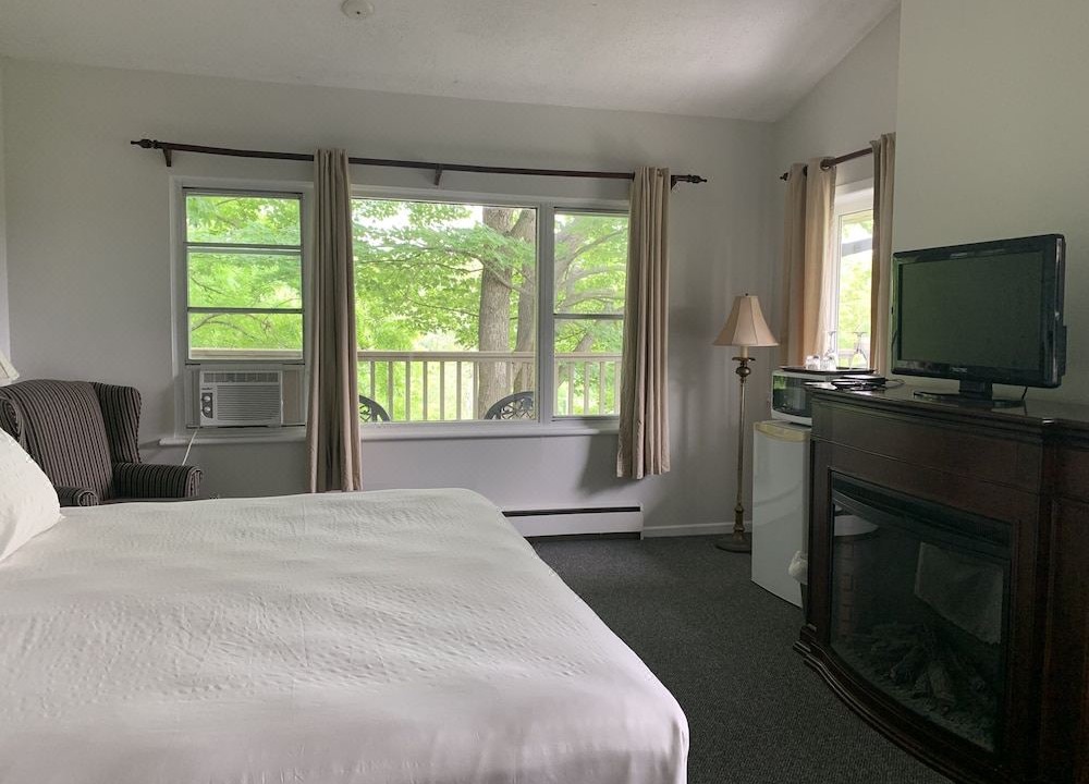 Photo of Bedroom in Bracebridge