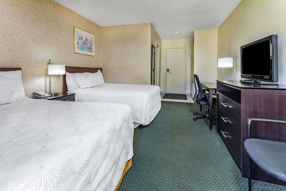 Photo of Bedroom in Bracebridge