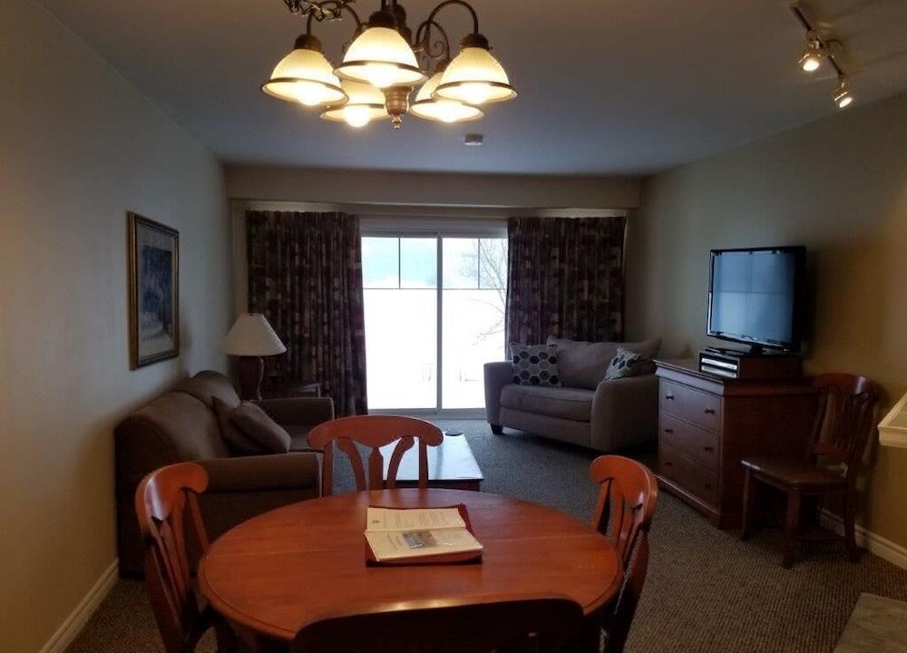 Photo of Livingroom in Haliburton