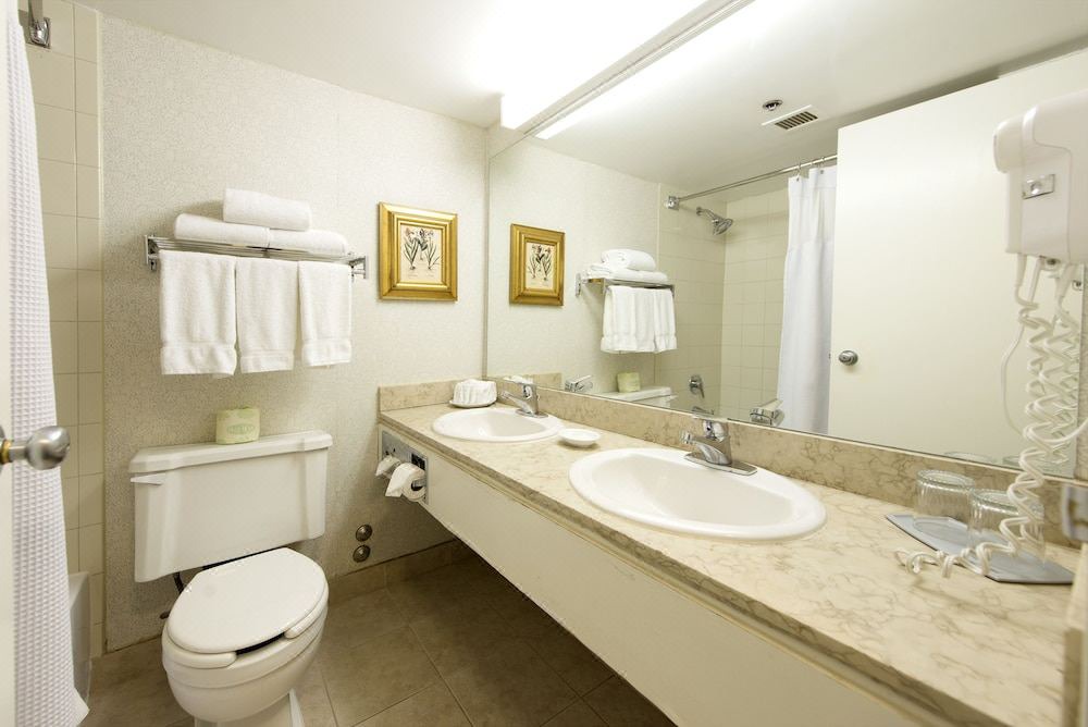 Photo of Bathroom in Wynford-Concorde