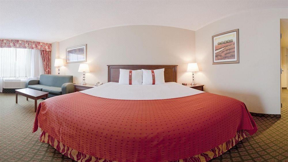 Photo of Bedroom in Point Edward