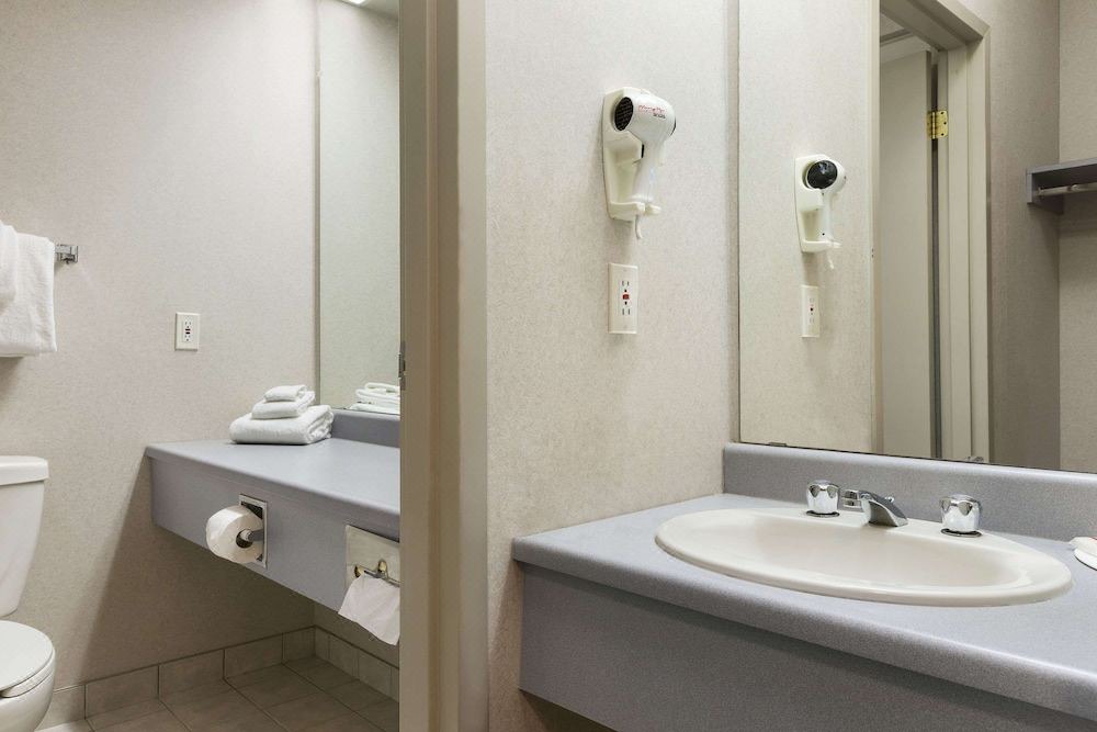 Photo of Bathroom in Brockville