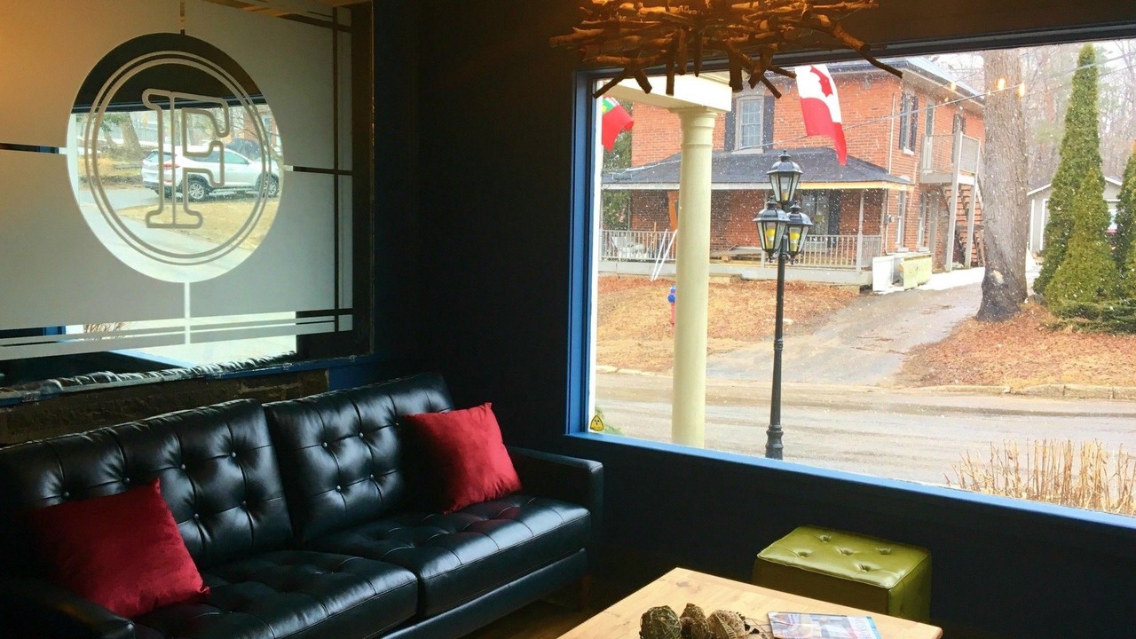 Photo of Livingroom in Bracebridge