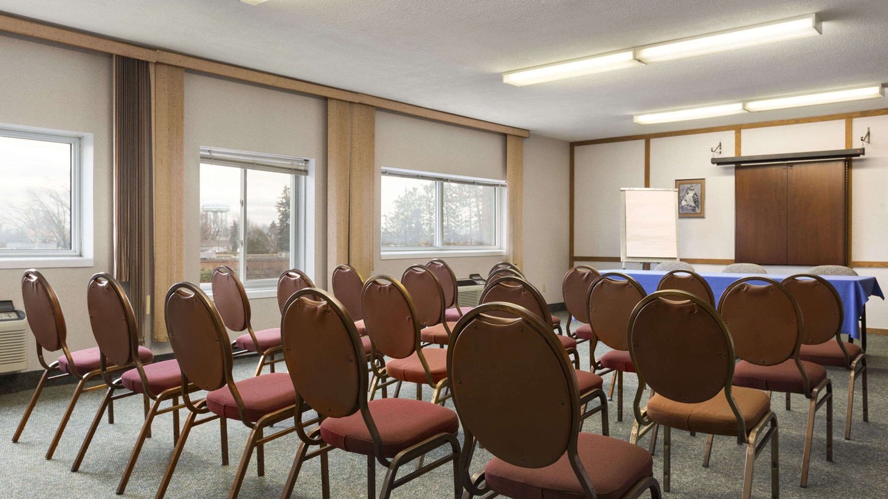Photo of Livingroom in Brockville