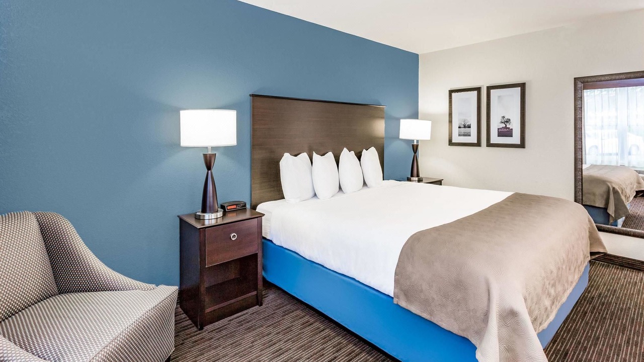 Photo of Bedroom in Burnsville