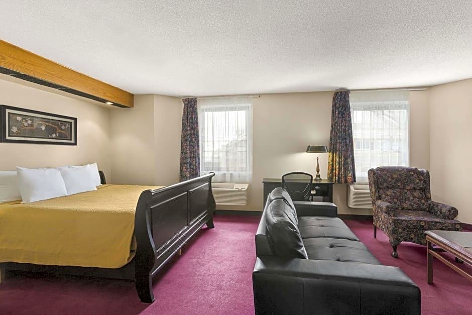 Photo of Livingroom in Brockville