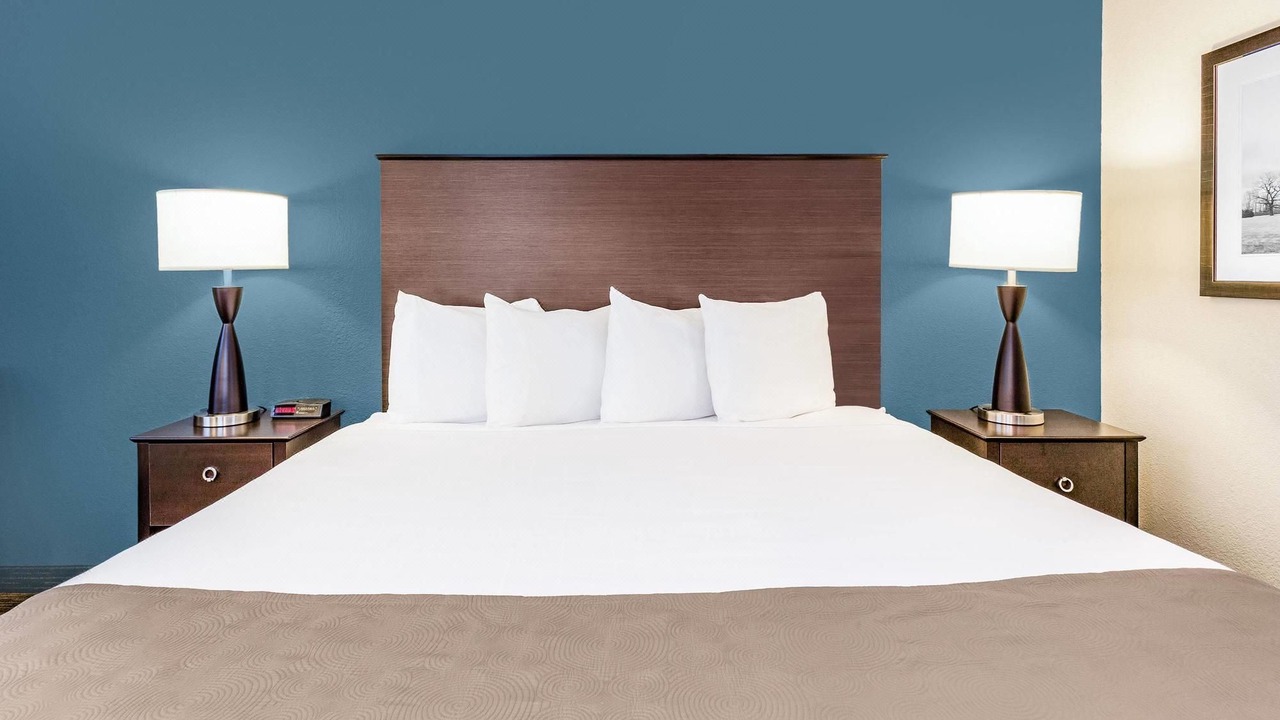Photo of Bedroom in Burnsville
