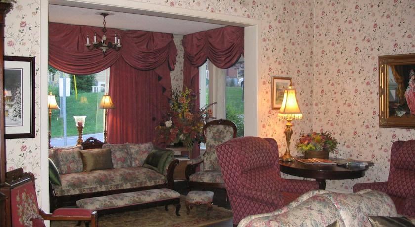Photo of Livingroom in Bracebridge