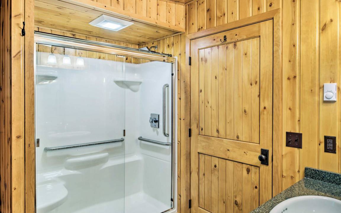 Photo of Bathroom in Park Rapids