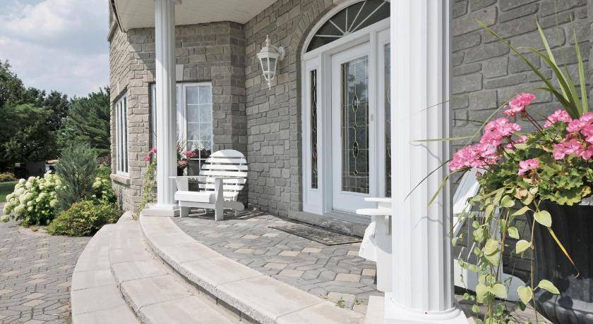 Photo of Patio Balcony in Golden Lake