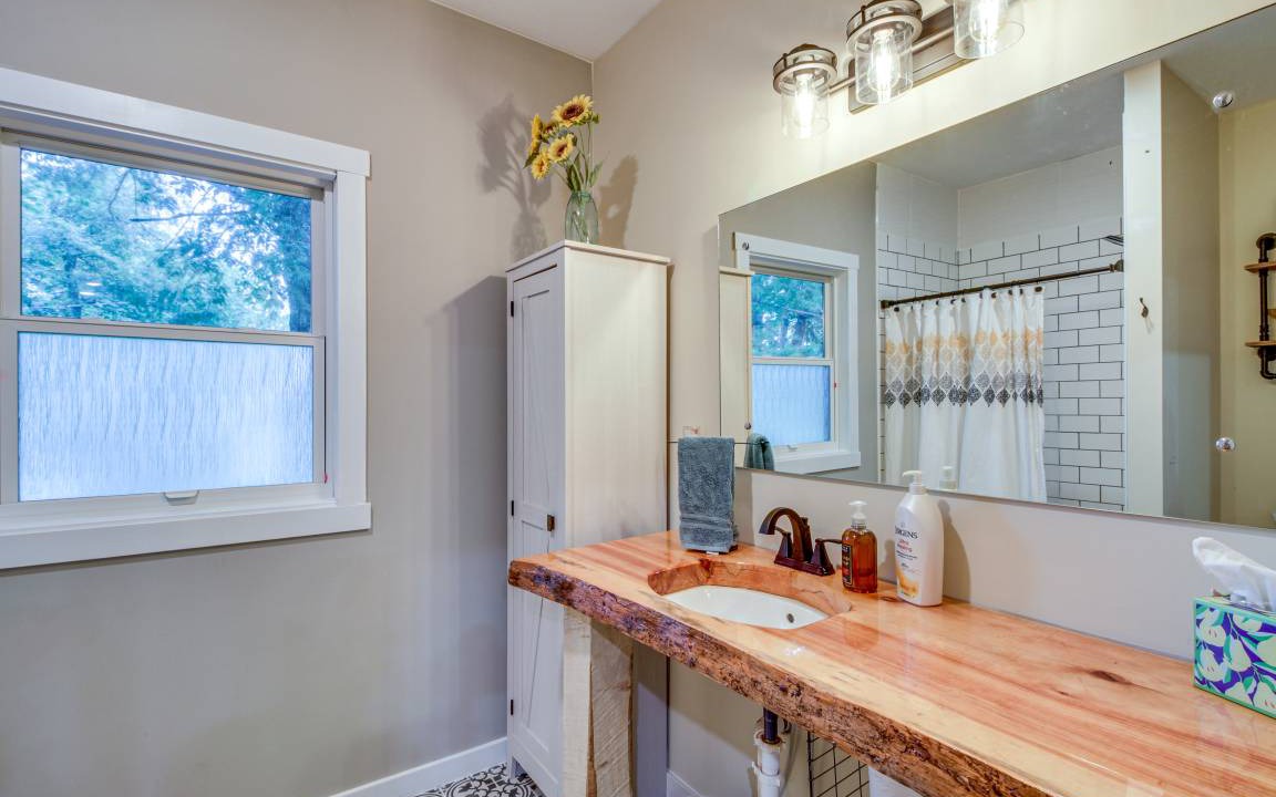 Photo of Bathroom in South Harbor