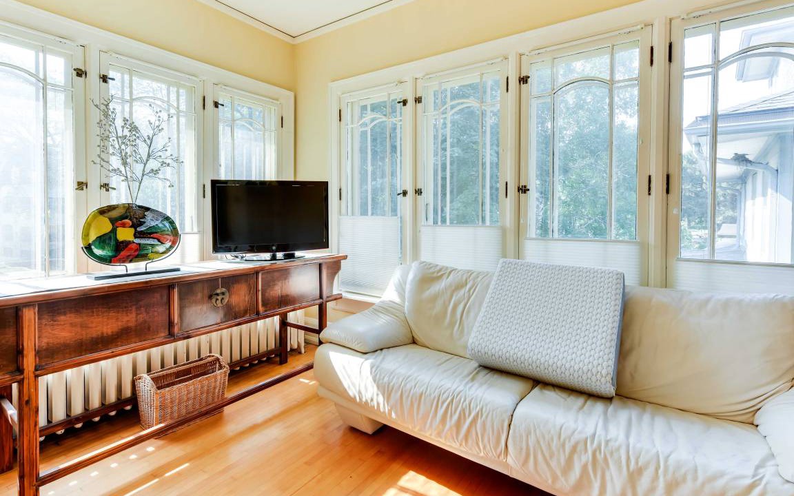Photo of Livingroom in East Isles