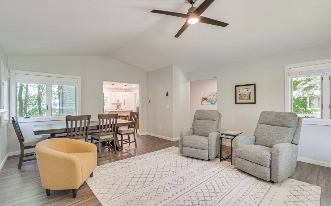 Photo of Livingroom in Detroit Lakes