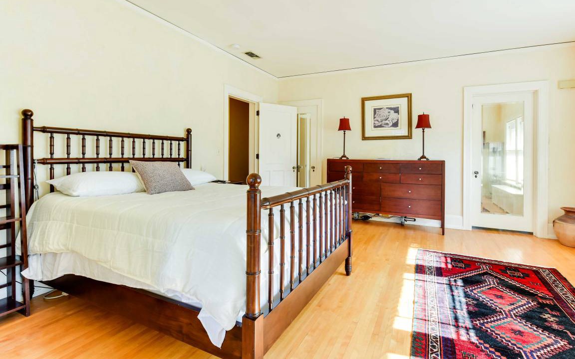 Photo of Bedroom in East Isles