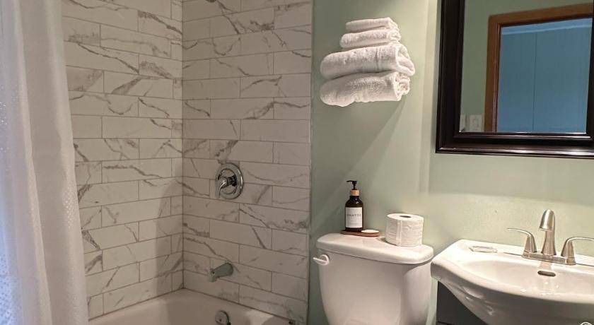 Photo of Bathroom in Nipigon