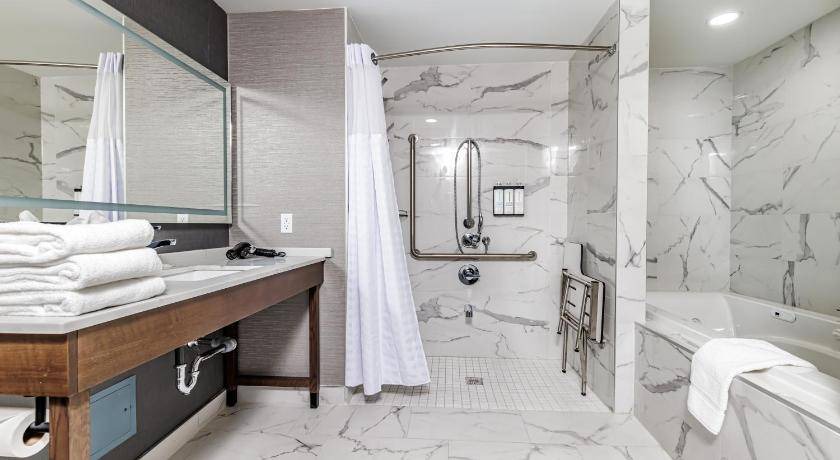 Photo of Bathroom in Airport Road Business Centre