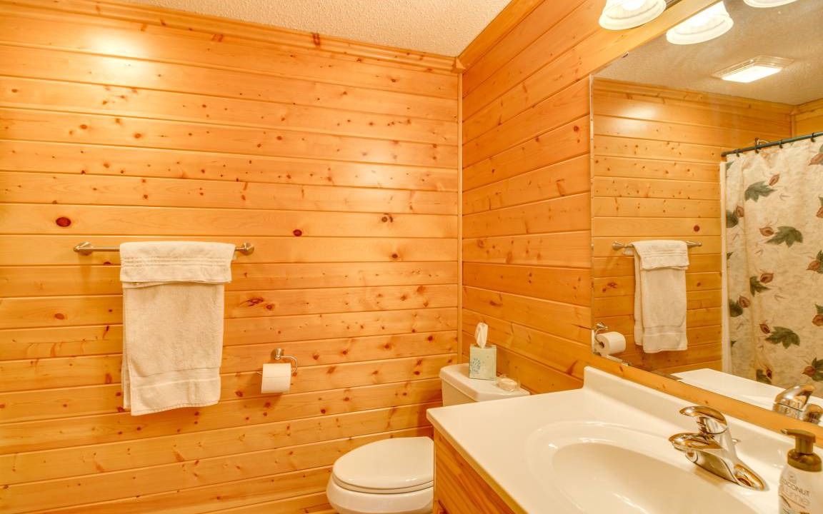 Photo of Bathroom in Emily
