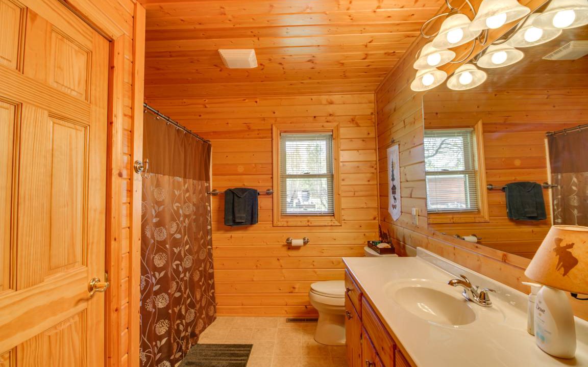 Photo of Bathroom in Emily