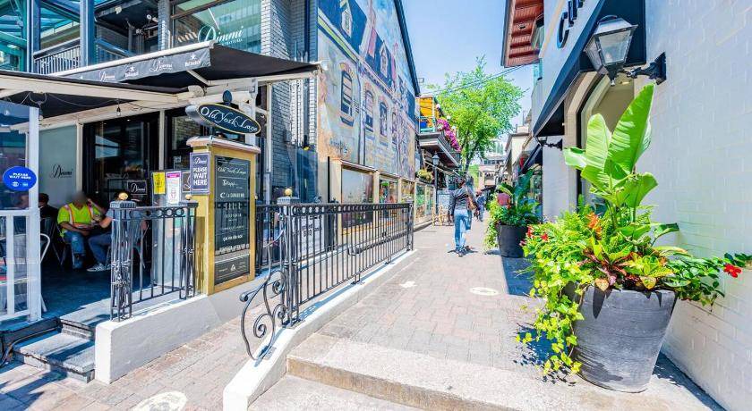 Photo of Others in Bloor-Yorkville