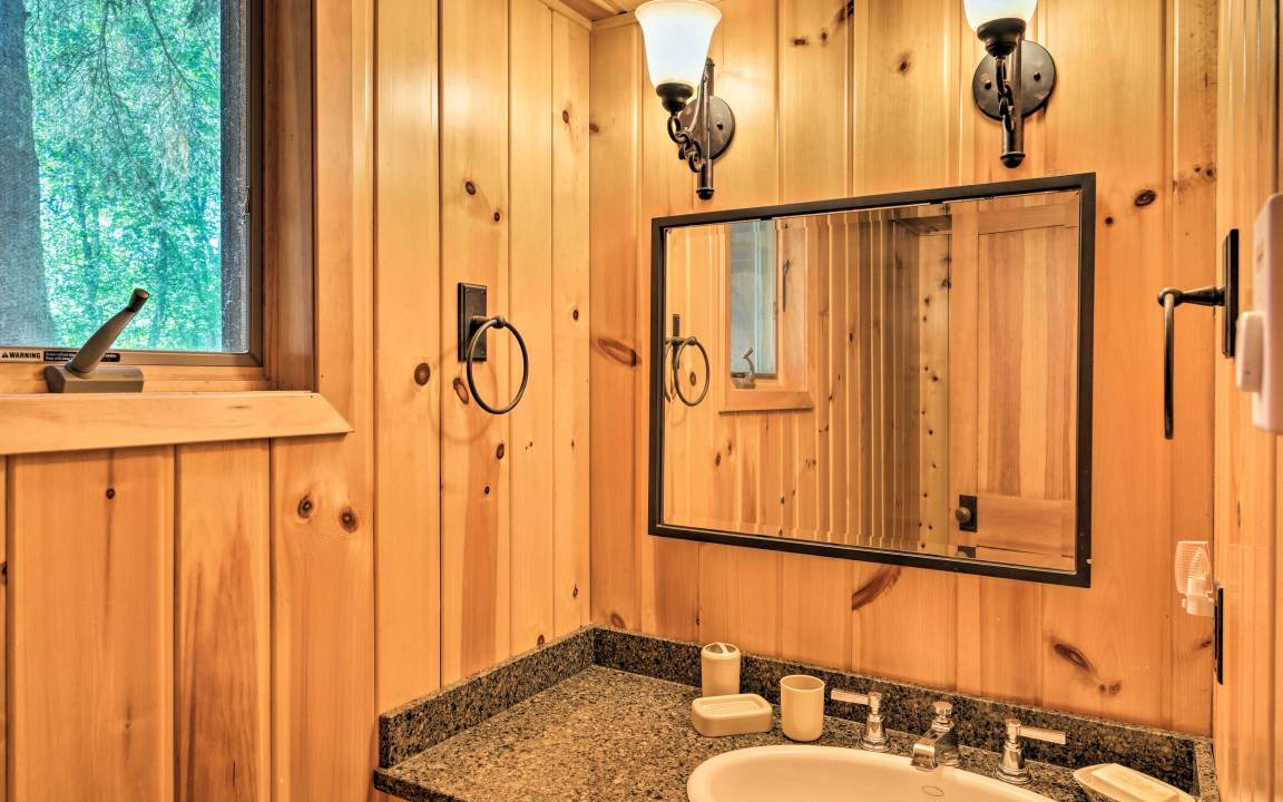 Photo of Bathroom in Park Rapids
