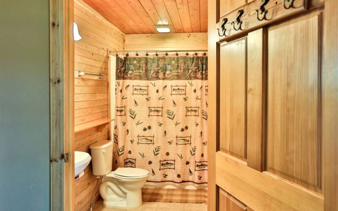 Photo of Bathroom in Ray