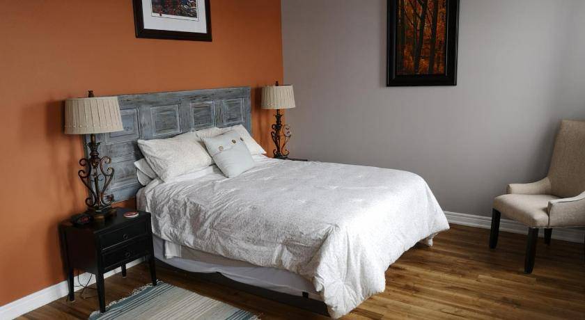 Photo of Bedroom in Port Colborne