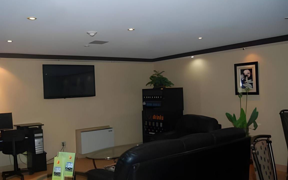 Photo of Livingroom in Chatham-Kent