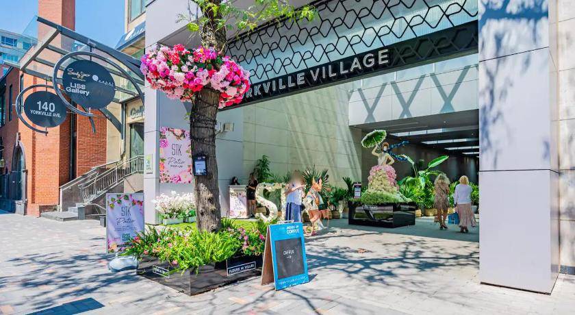 Photo of Others in Bloor-Yorkville