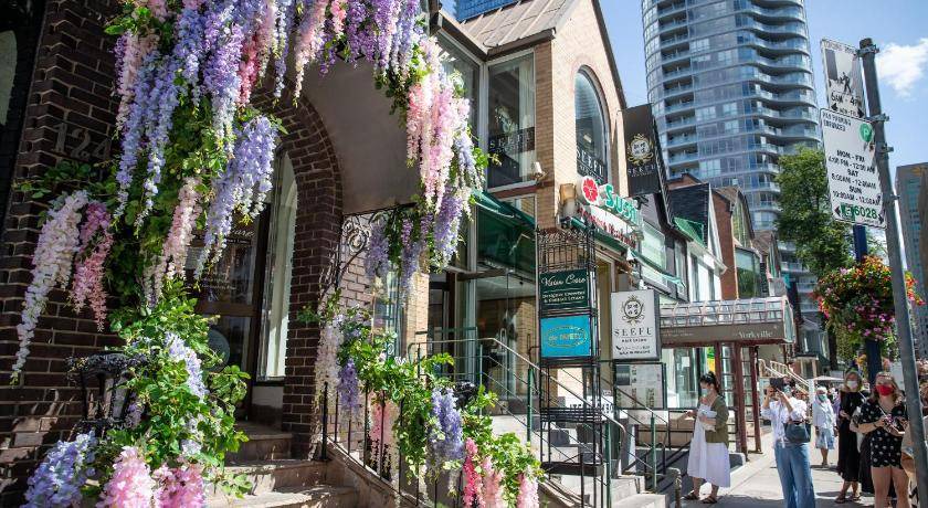 Photo of Others in Bloor-Yorkville