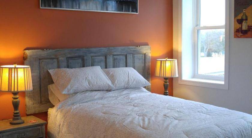 Photo of Bedroom in Port Colborne
