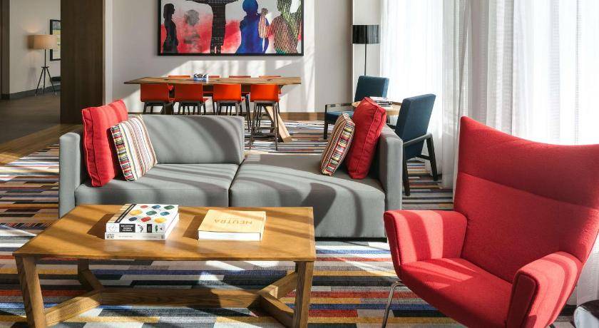 Photo of Livingroom in South Loop