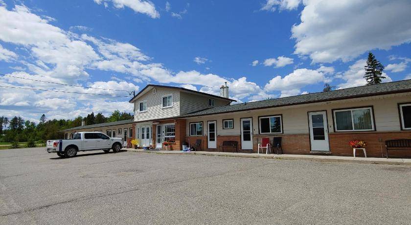 Photo of Buildings in Nipigon