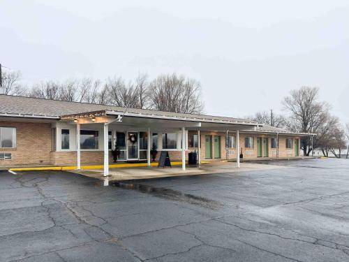 Photo of Others in Slayton