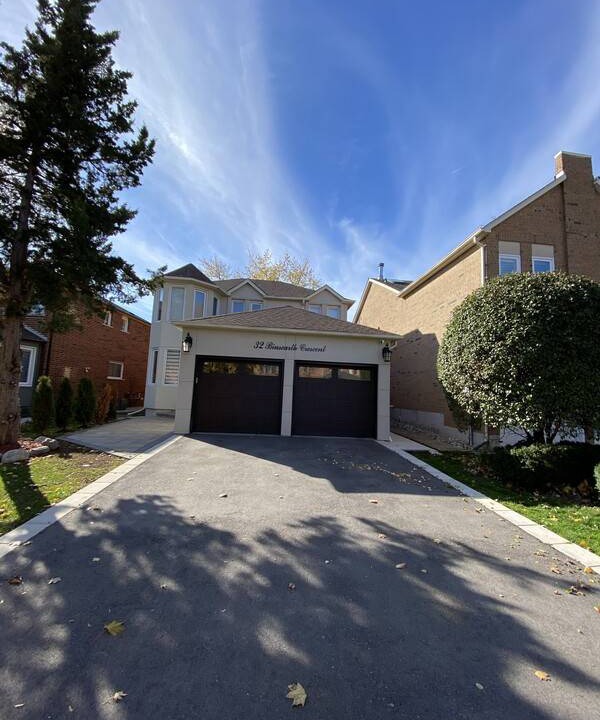 Photo of Buildings in Thornhill