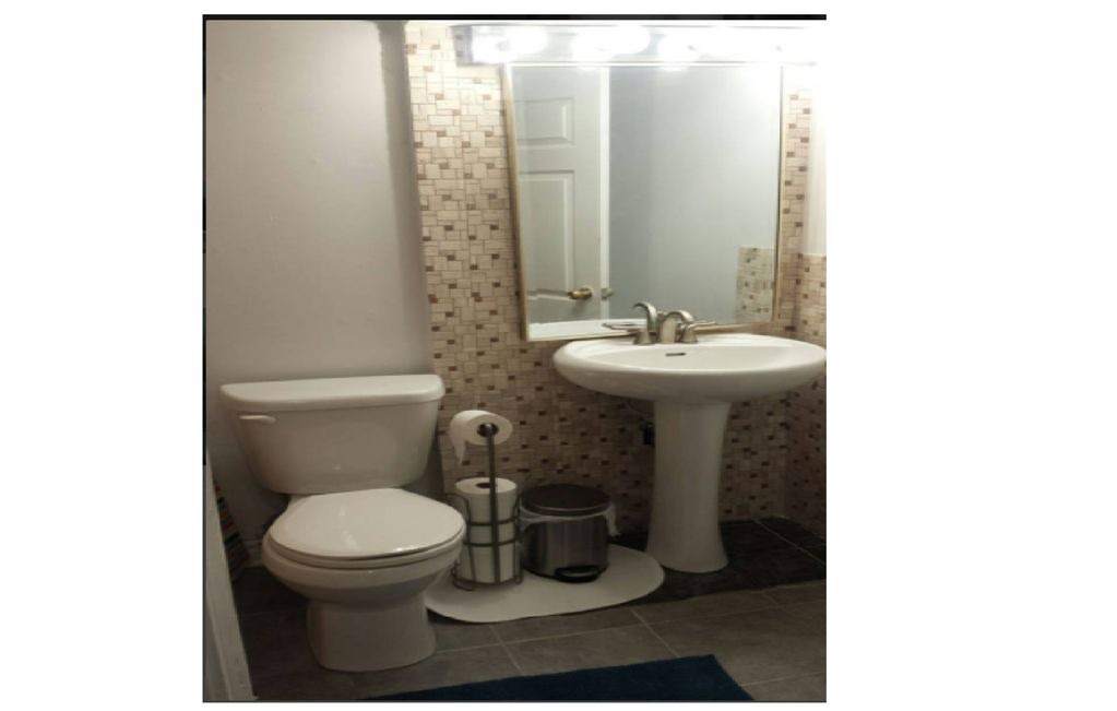 Photo of Bathroom in Vanier North