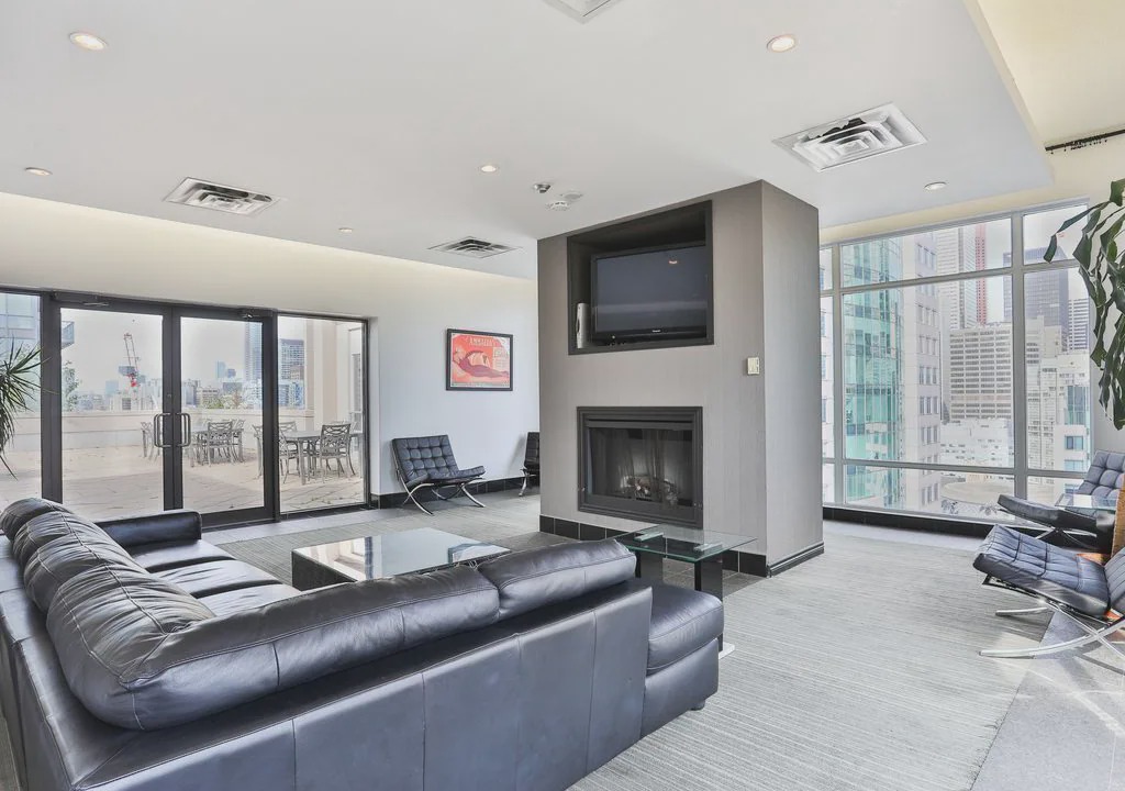 Photo of Livingroom in Toronto Entertainment District