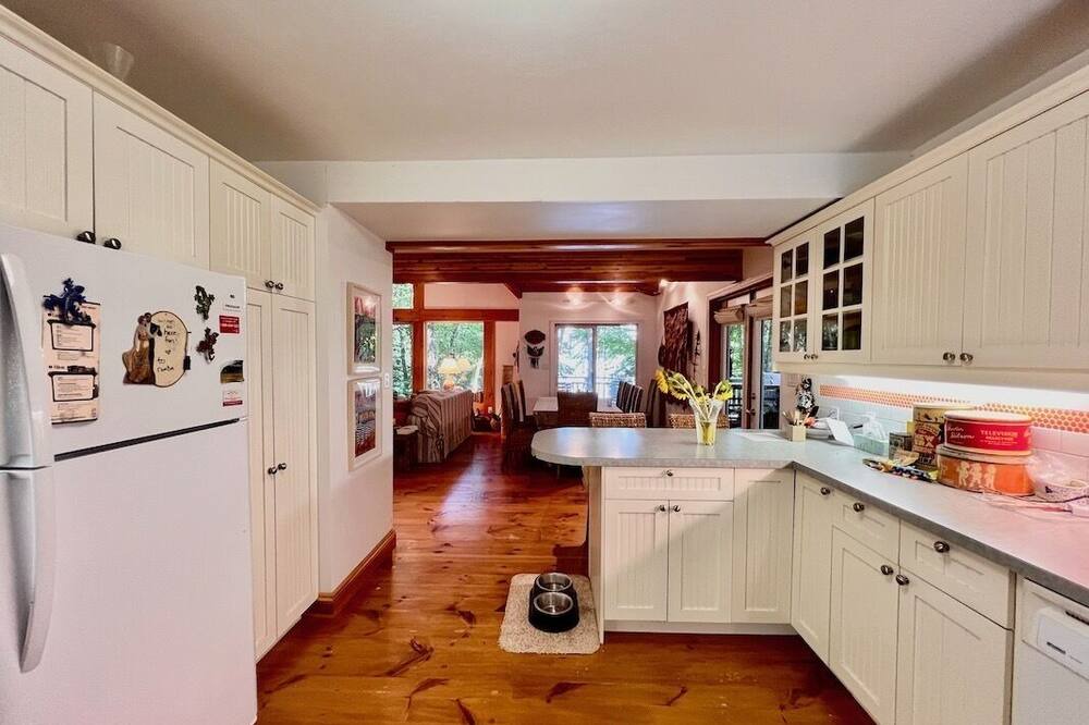 Photo of Kitchen in North Kawartha