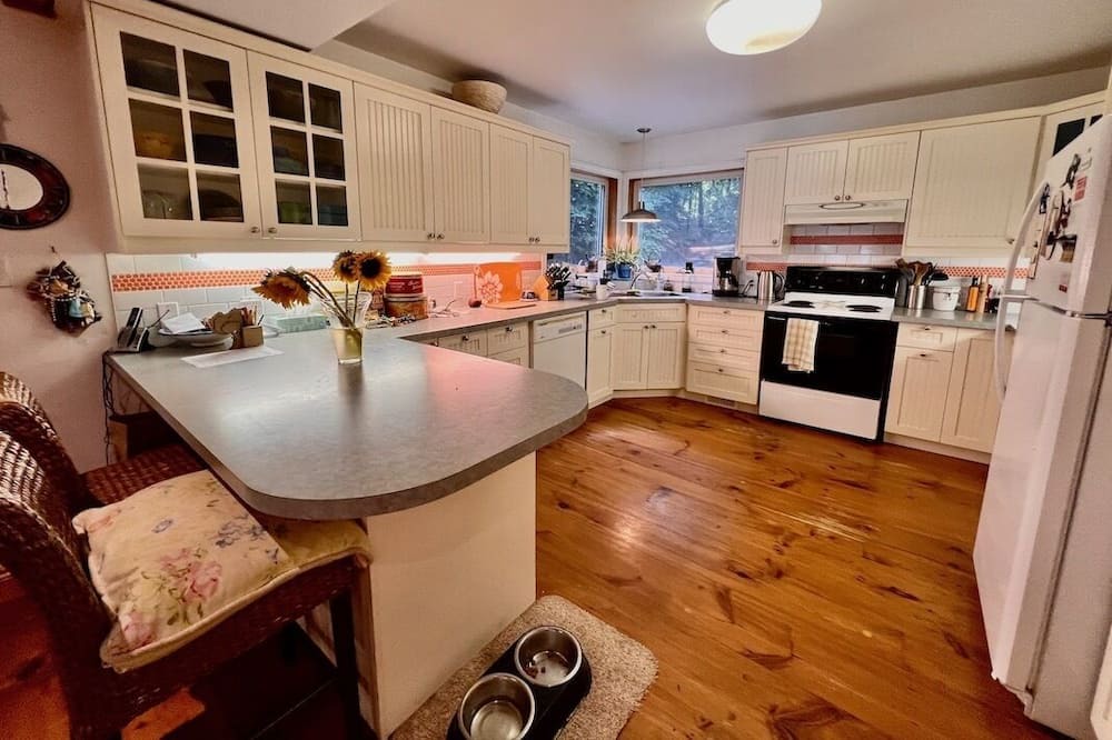 Photo of Kitchen in North Kawartha