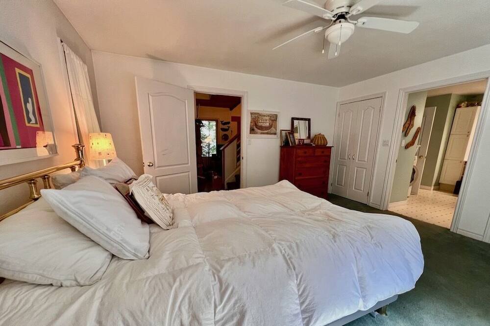 Photo of Bedroom in North Kawartha