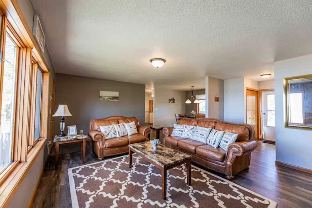 Photo of Livingroom in Battle Lake