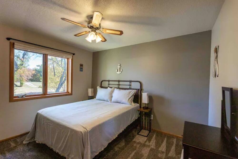 Photo of Bedroom in Battle Lake