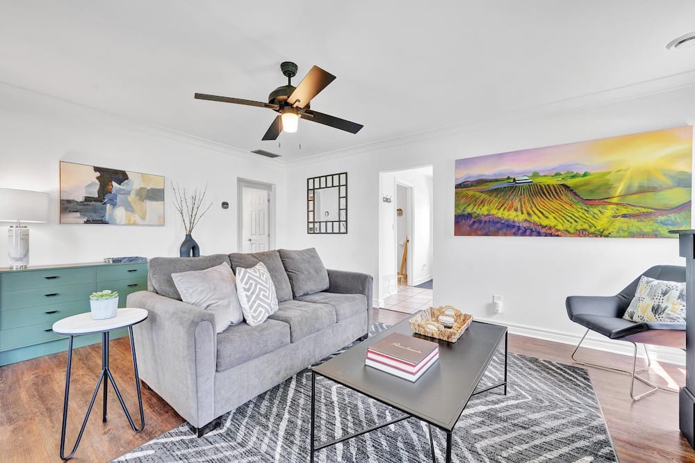Photo of Livingroom in Selkirk
