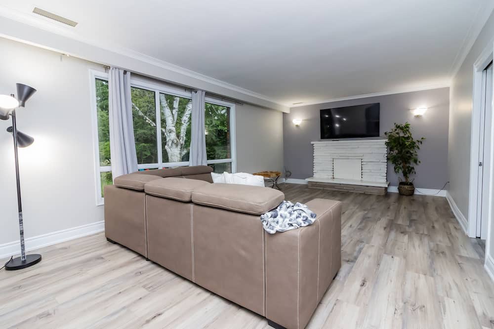 Photo of Livingroom in Whitby