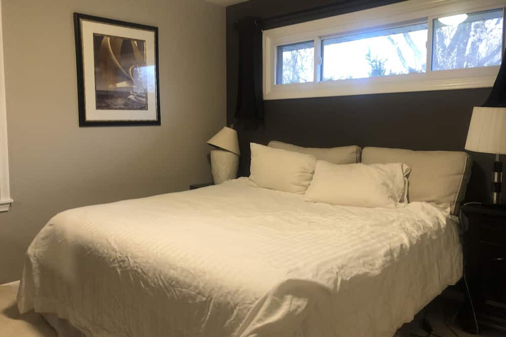 Photo of Bedroom in East Bloomington