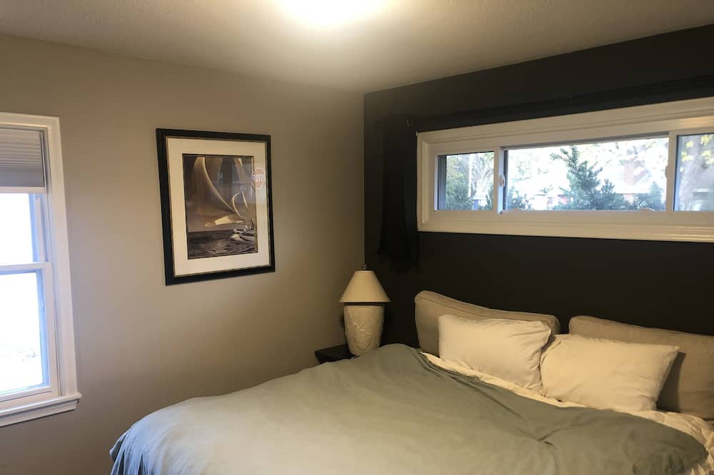 Photo of Bedroom in East Bloomington
