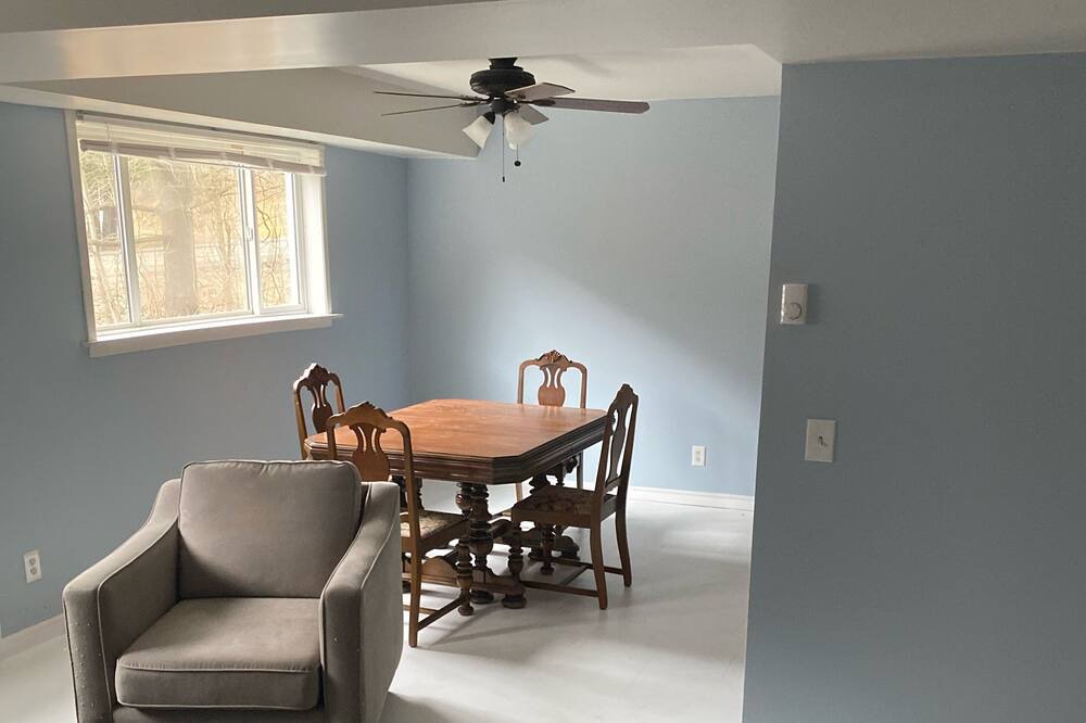 Photo of Livingroom in Port Carling